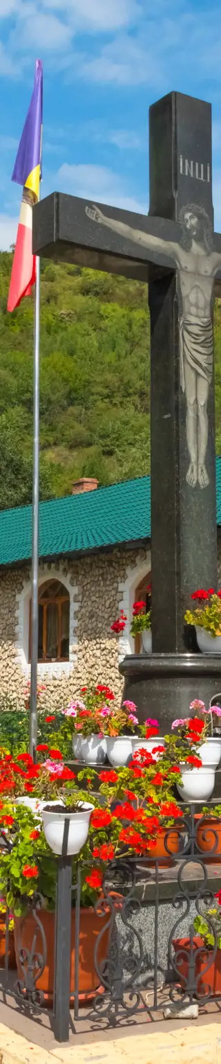 Verliere dich im Kloster Saharna